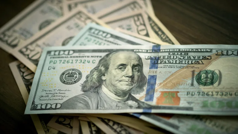 Jeopolitik gerilimler doları yukarı çekti