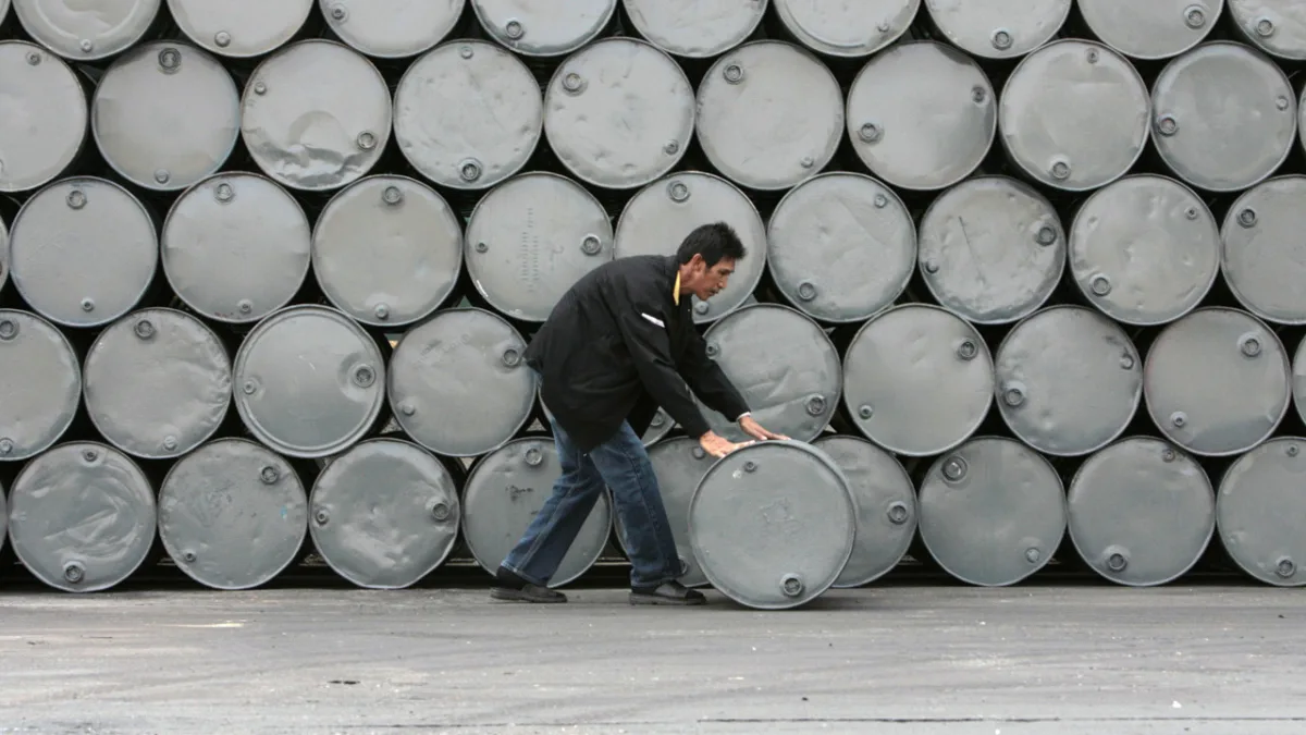 Petrol Fiyatları Ateşkes Umutlarıyla Düşüş Gösterdi