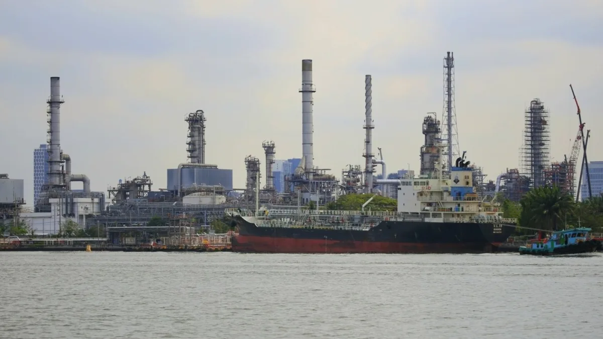 İran, ABD yaptırımlarına rağmen petrol ihracatını kesintisiz sürdürüyor