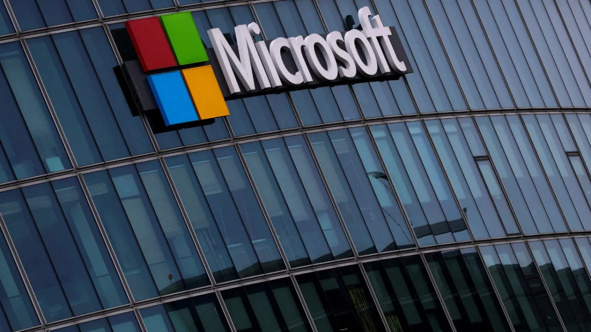 Microsoft ve Meta'nın Hisse Performansı: Microsoft Yükseliyor, Meta Düşüyor