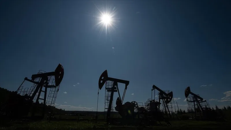 ABD, Hürmüz Boğazı'nda petrol akışını artırarak fiyat tahminini düşürdü