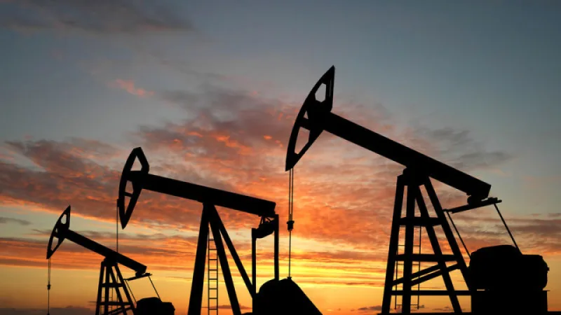 Petrol fiyatları OPEC+ kararları ve Hürmüz ihracatıyla düştü