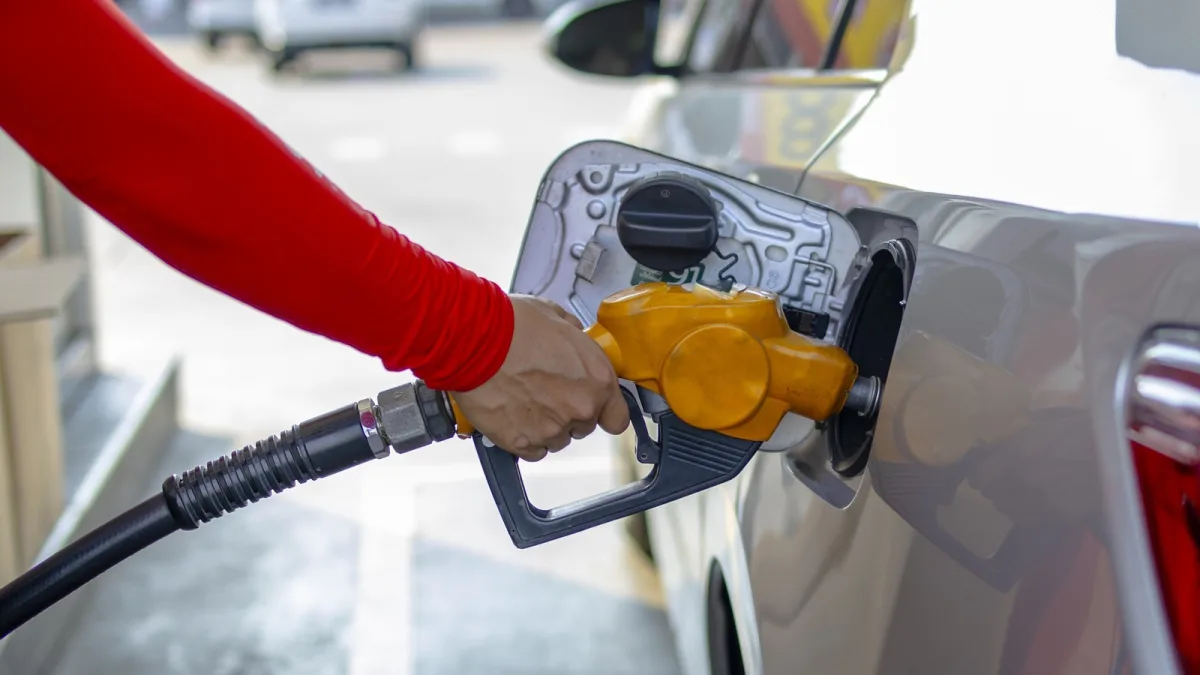 Orta Doğu'daki ateşkes petrol fiyatlarını düşürüyor, motorin indirim yolda