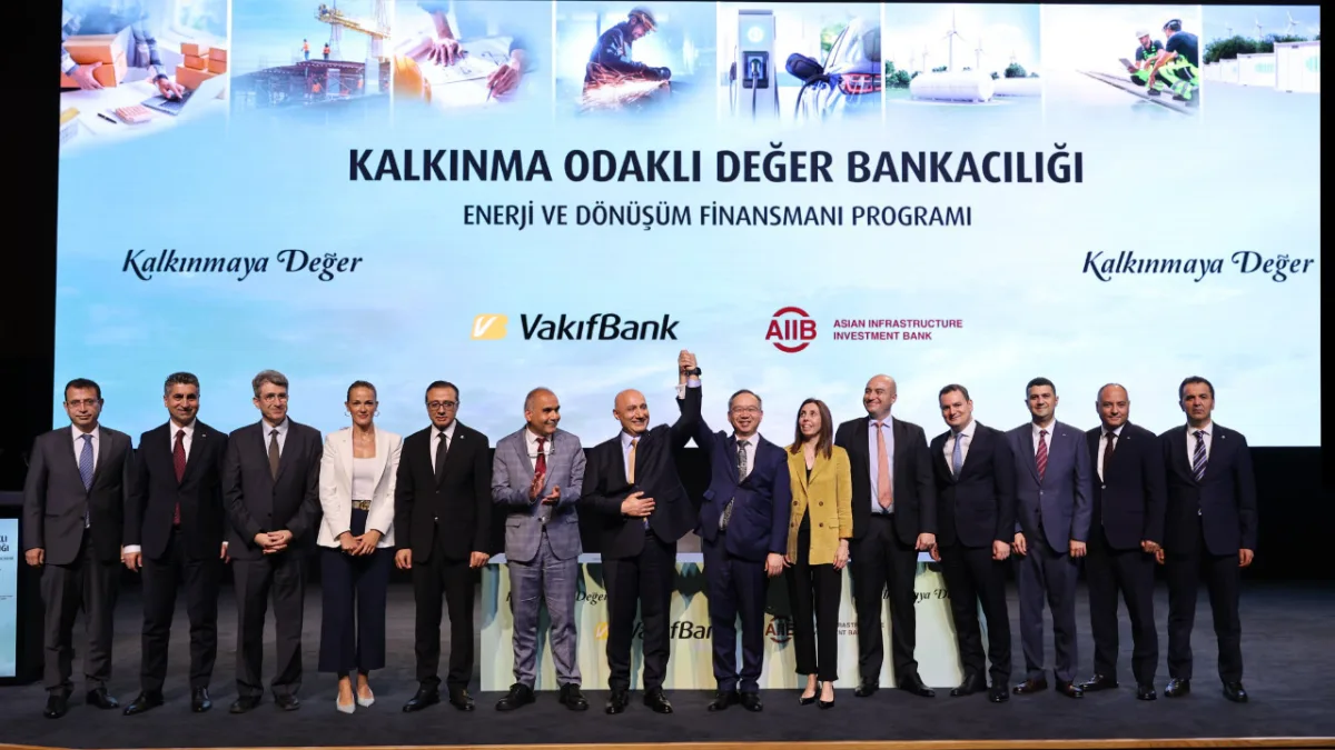 VakıfBank, deprem ve yeşil dönüşüm için 300 milyon dolarlık kaynak sağladı