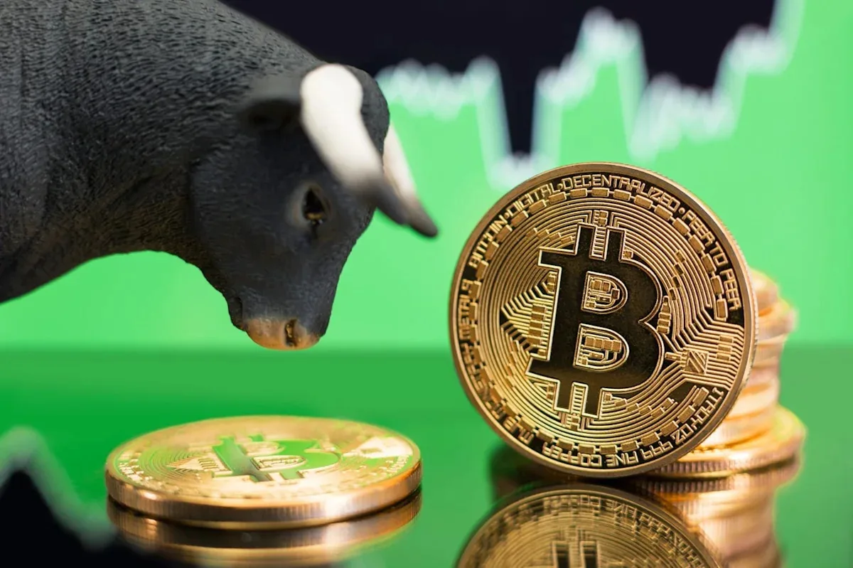 Bitcoin 65,300 Dolar Eşiğine Yaklaşırken Kripto Hisseleri Yükseliyor