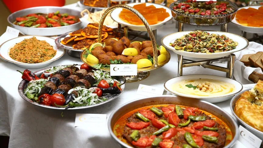 Türkiye'ye gelen turistler yemek harcamalarında artış gösterdi