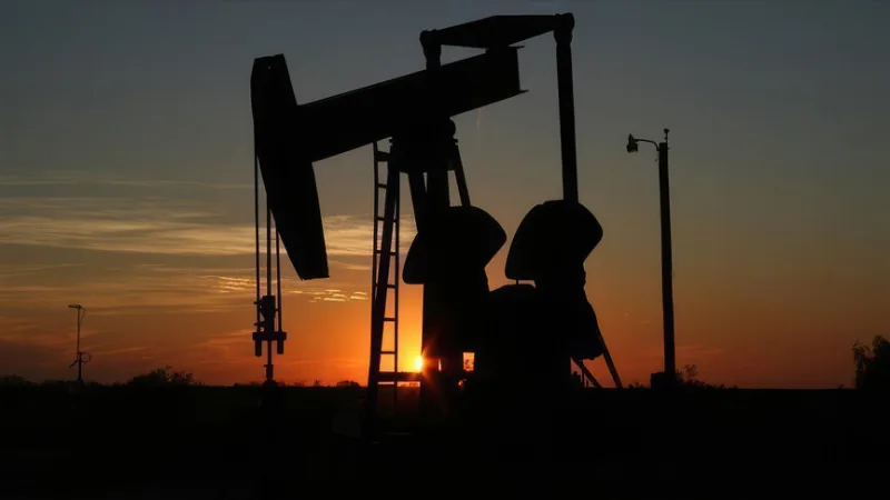 Petrol Fiyatları, ABD ve İran Gerilimiyle Yükselişe Geçti