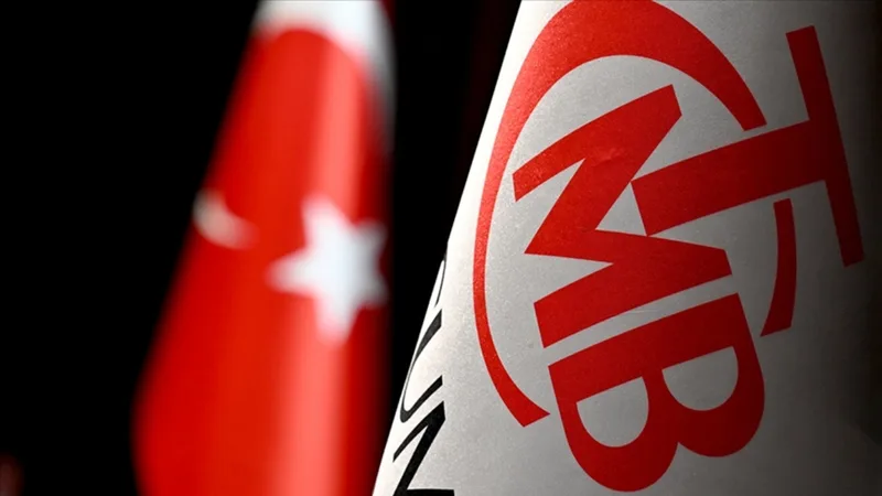 Altın Fiyatları, Doların Güçlenmesi ve Fed'in Sinyalleriyle Düşüşte